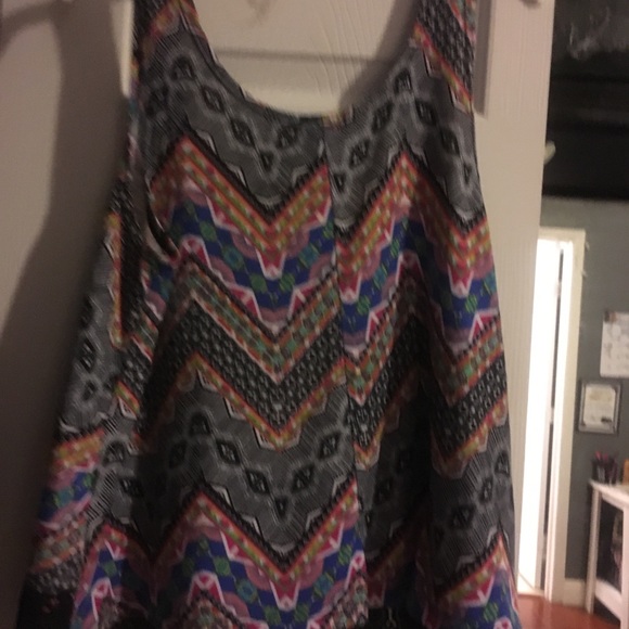 Colorful tank top flowy shirt - Picture 2 of 3